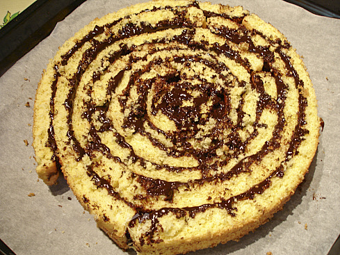 Полосатый трюфельный торт