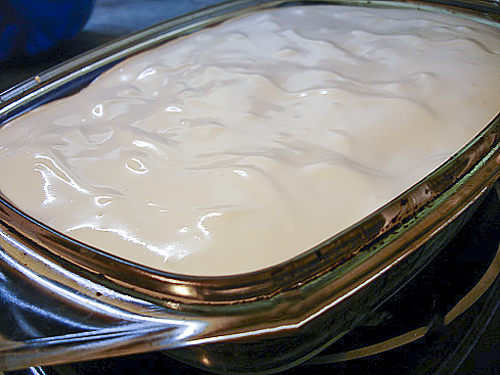 Торт с шоколадным кремом патисьер и меренгой