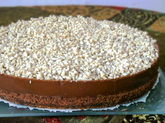 Чизкейк с шоколадным муссом и орехами