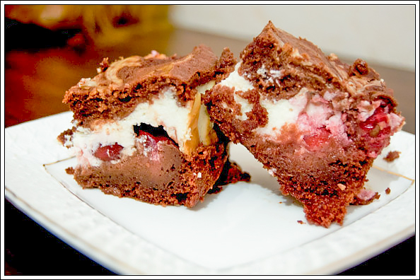 Брауни с творогом и вишней