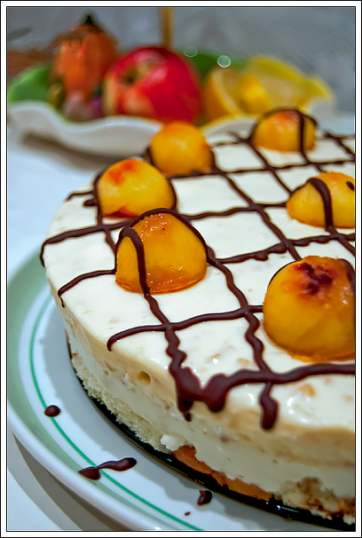 Чизкейк с нектаринами и маскарпоне
