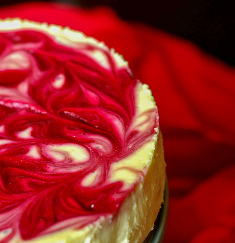 Мраморный чизкейк с малиной