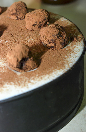 Творожный торт с шоколадными трюфелями