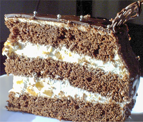 Трюфельный торт с абрикосово-сливочным кремом