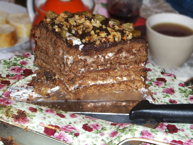 Шоколадный торт на сгущенном молоке со сметанным кремом