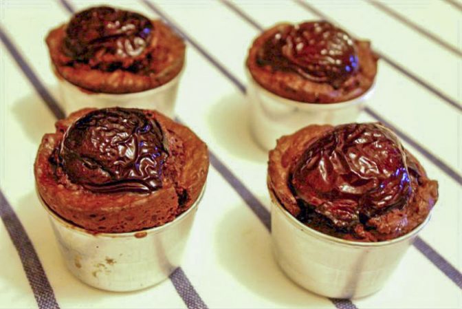 Острый шоколадный торт со сливами (Torta piccante di cioccolato e prugne)