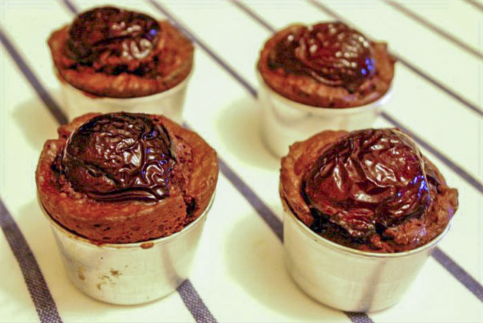 Острый шоколадный торт со сливами (Torta piccante di cioccolato e prugne)