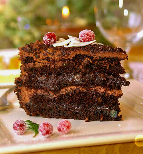 Шоколадный торт с клюквой