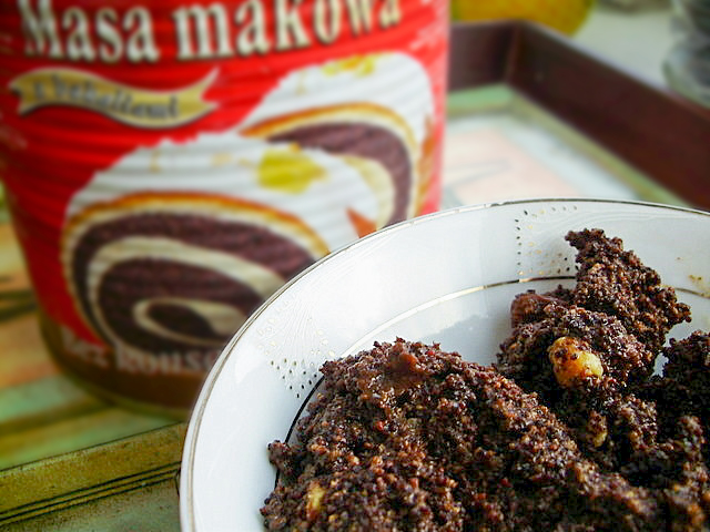 Шоколадный торт с маком