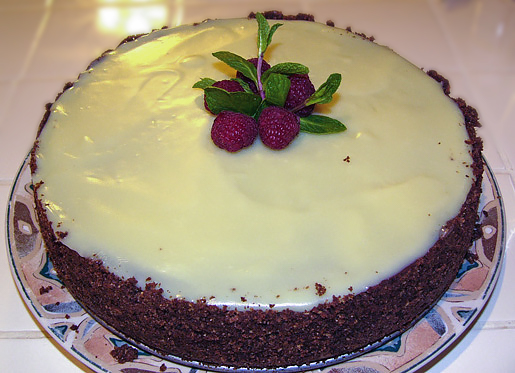 Шоколадный чизкейк с белым ганашом