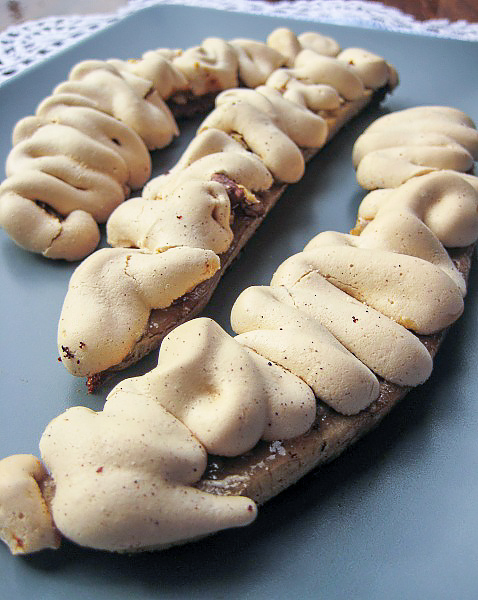 Бананы с меренгой