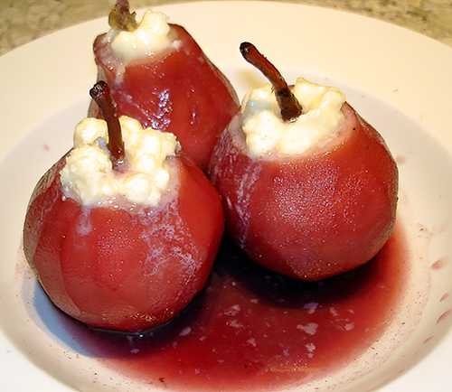 Фаршированные груши в красном вине