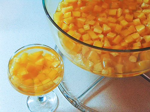 Ананасы в шампанском