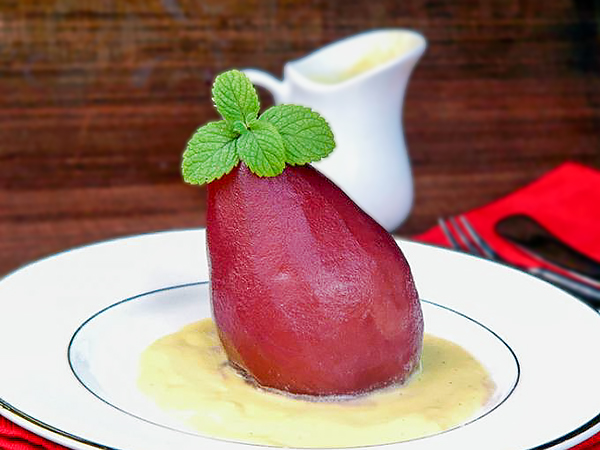 Груши в красном вине с английским соусом