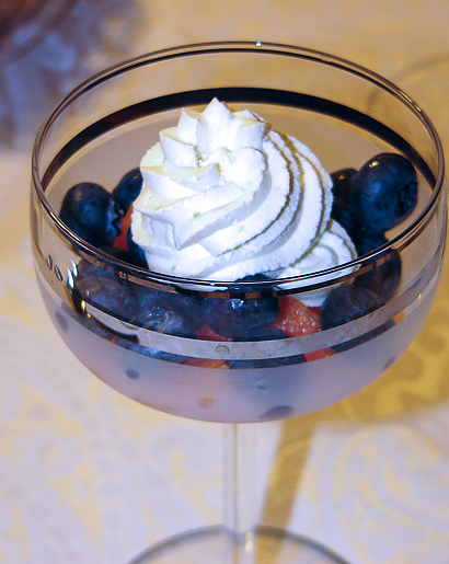 Папайя с голубикой и маскарпоне