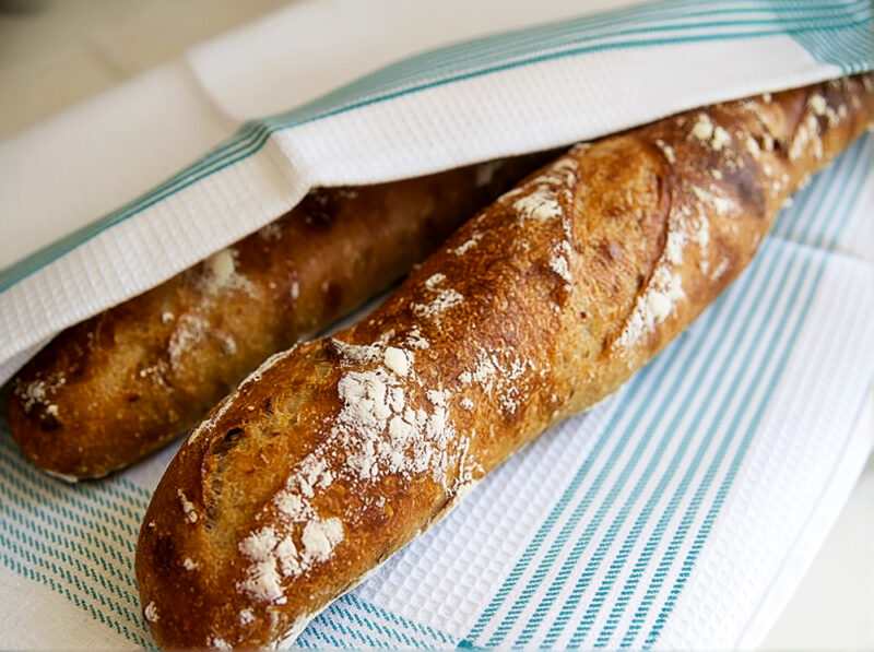 Ржаные багеты с беконом (Baguette aux lardons)