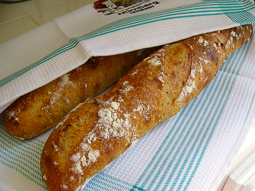 Ржаные багеты с беконом (Baguette aux lardons)